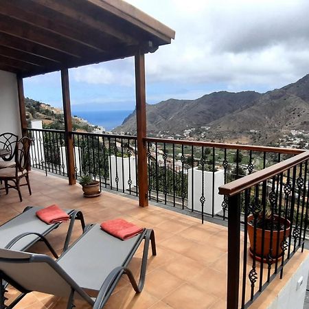 Casa La Sabina Roja 1 - Casa Con Impresionantes Vistas Sobre Hermigua Y El Mar Esterno foto