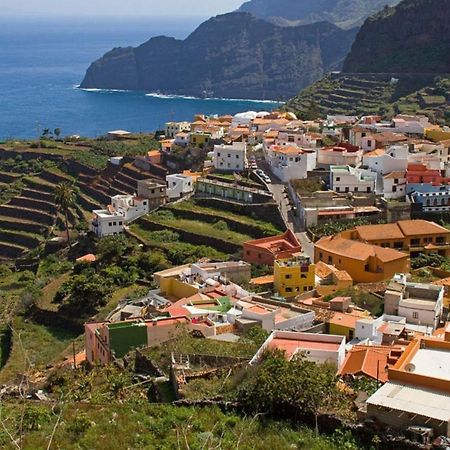 Casa La Sabina Roja 1 - Casa Con Impresionantes Vistas Sobre Hermigua Y El Mar Esterno foto