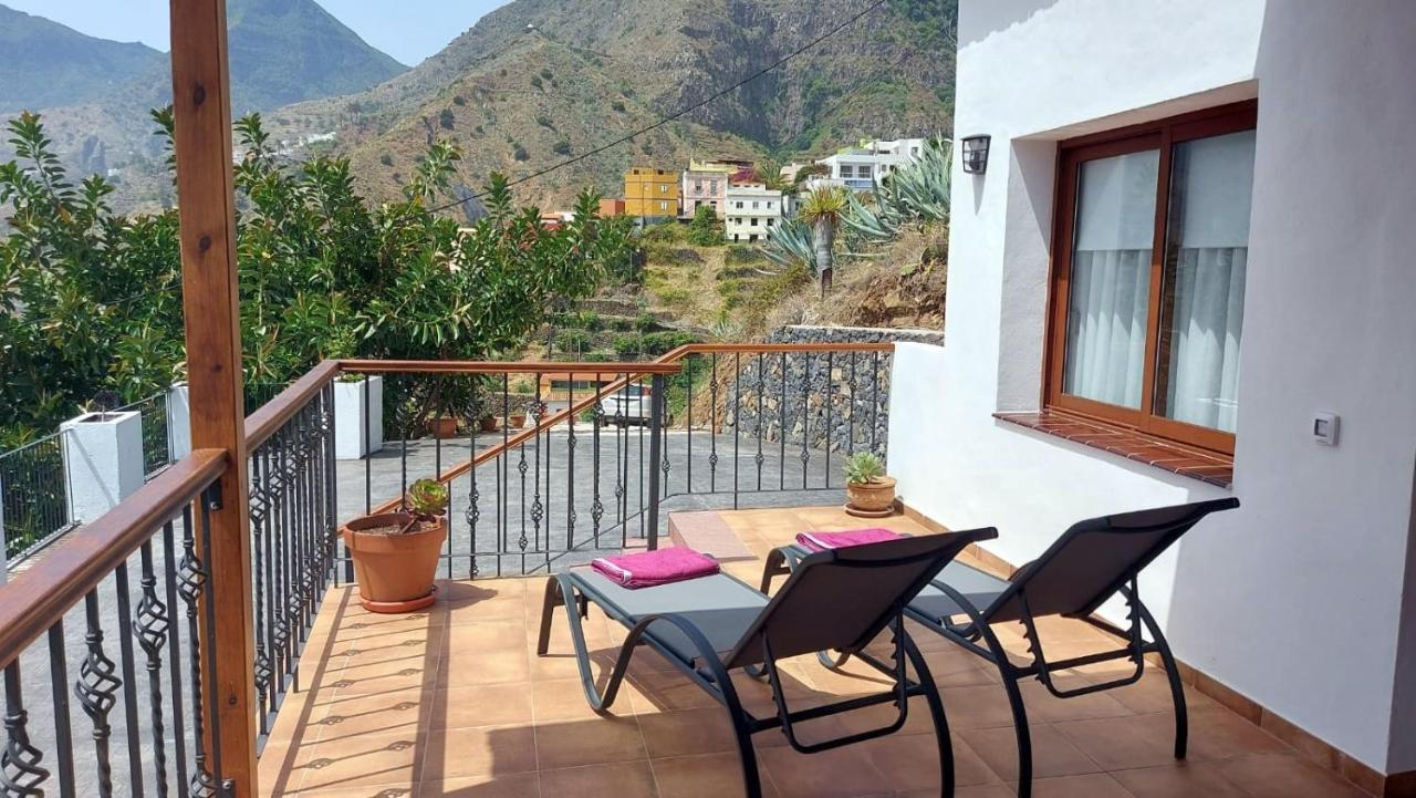 Casa La Sabina Roja 1 - Casa Con Impresionantes Vistas Sobre Hermigua Y El Mar Esterno foto