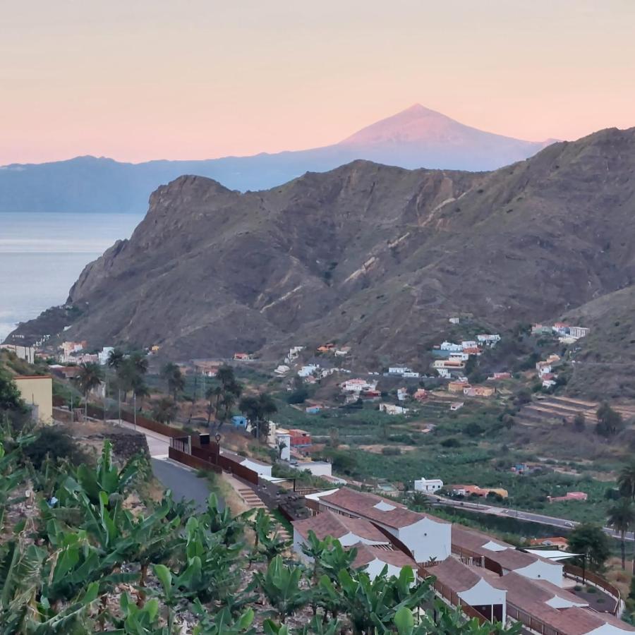 Casa La Sabina Roja 1 - Casa Con Impresionantes Vistas Sobre Hermigua Y El Mar Esterno foto