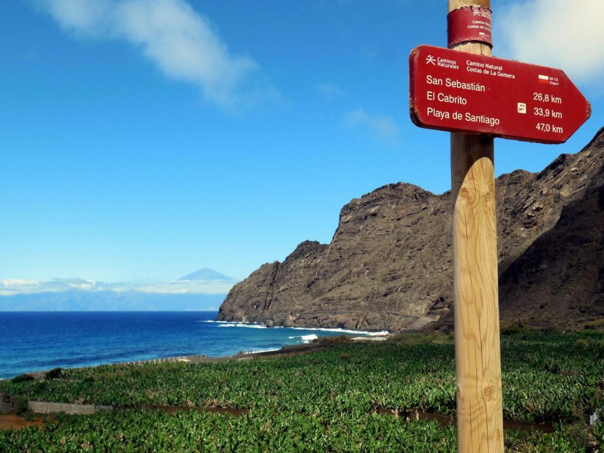 Casa La Sabina Roja 1 - Casa Con Impresionantes Vistas Sobre Hermigua Y El Mar Esterno foto